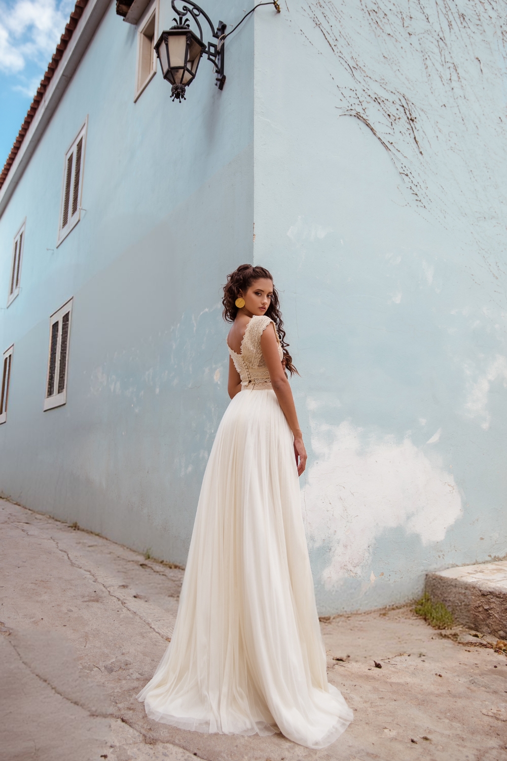 handmade-crochet-theoni-wedding-dress-back-by-zolotas-atelier (1)